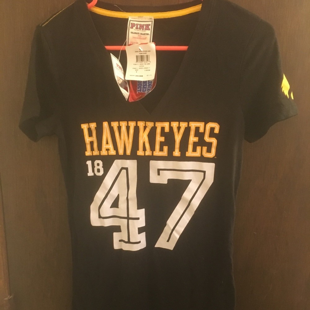 VS Pink U of IA Hawkeyes T-shirt! NWT!!!